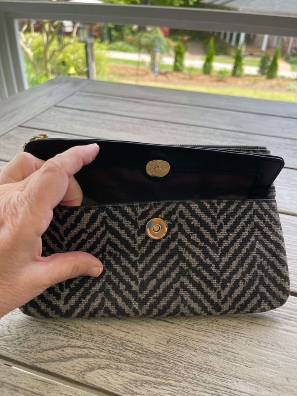 Spartina 449 Maritime Ava Black and Gray Chevron Phone Wristlet - Picture 3 of 9